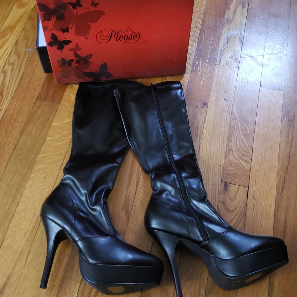 Pleaser Indulge Boots